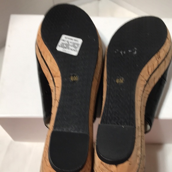 New! Michael kors patent leather cork wedge with logo on the side - Picture 6 of 7